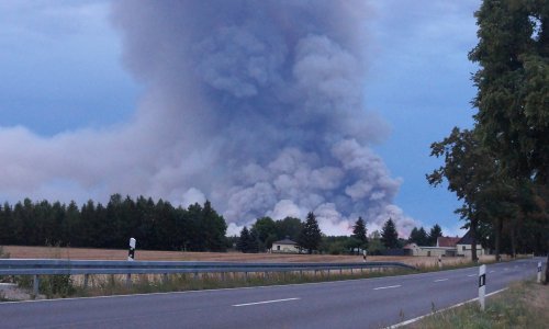 Bukti požar kod Berlina: Smrad se širi gradom, odjekuju eksplozije zaostale municije