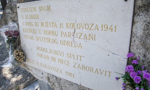 Spomen ploča Prvom splitskom partizanskom odredu oštećena