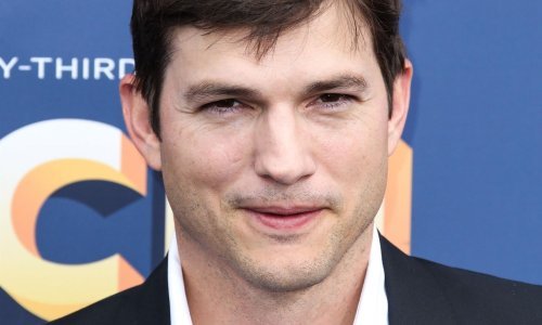 [VIDEO] Zabrinuta mama pisala Ashtonu Kucheru na društvenim mrežama; Nije očekivala odgovor, a kamoli ovakvu reakciju holivudske zvijezde