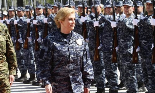 Grabar Kitarović čestitala vojsci: zbog vas imamo državu