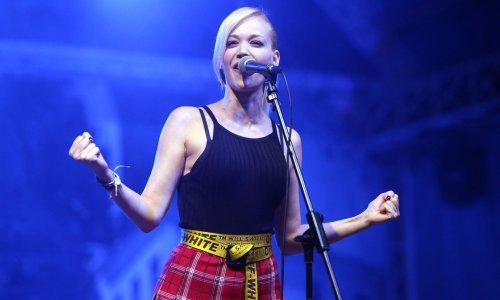 Jelena Rozga zablistala u raskošnoj bijeloj haljini i iznenadila fanove na društvenim mrežama