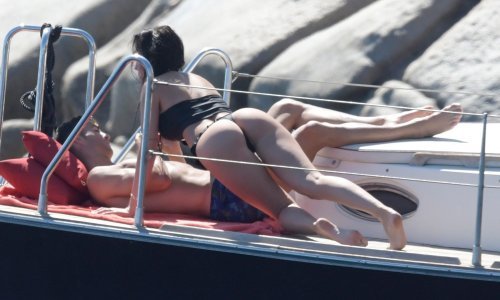 Uzavrele strasti: Cristiano Ronaldo u zagrljaju golišave zaručnice