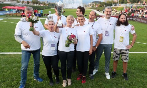 Za viši cilj: Poznati na fontanama bacali kuglu u humanitarnoj akciji