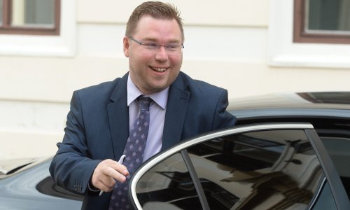 Pavić predstavio mjere aktivne politike zapošljavanja na poslovnom doručku AmChama