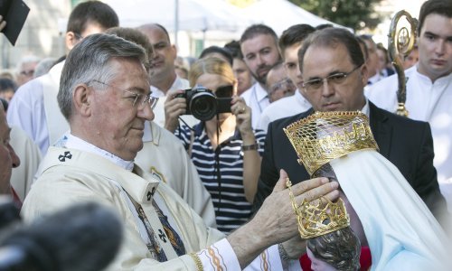 Nadbiskup Barišić: Društvo prihvaća ženu, ali ne i majku!
