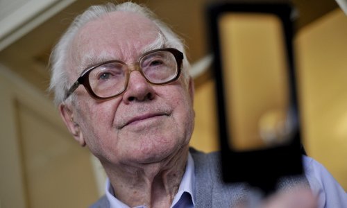 U 100. godini umro akademik Drago Grdenić, najstariji član HAZU