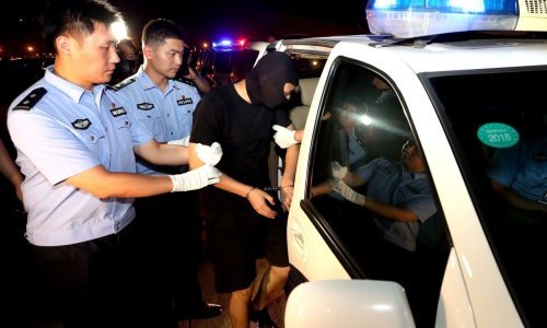 Devet poginulih, više desetaka ranjenih kada se automobil zaletio u ljude