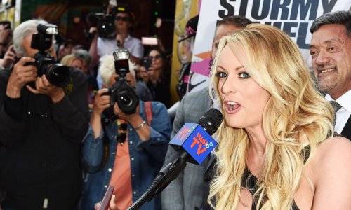 Novi udar na Trumpa: Porno glumica najavila memoare