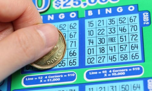 Afrički migrant u pet mjeseci na 'strugalicama' osvojio 3,5 milijuna dolara