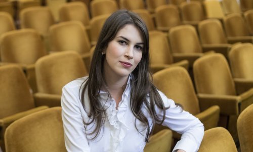 Disciplinirana glumica čvrsto se drži svog rasporeda