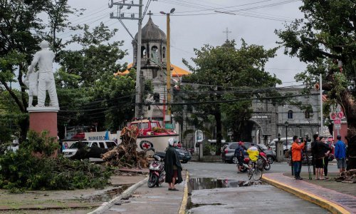 Super tajfun Mangkut znatno je jači od uragana Florence, do sada za sobom ostavio najmanje 14 mrtvih