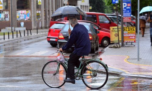 Tijekom prijepodneva oblačno s kišom, poslijepodne razvedravanje