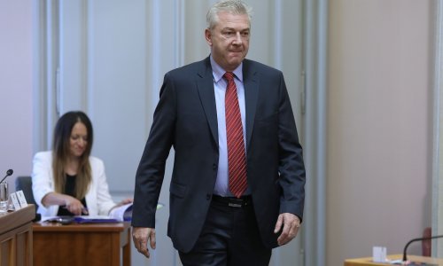 Odbor za unutarnju politiku zatražio očitovanje o SMS-ovima; Ranko Ostojić: Nije kum dugme!