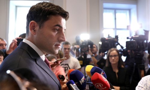 Bernardić opet o opasnostima krupnog kapitala, pobunjenicima i koaliciji s HDZ-om
