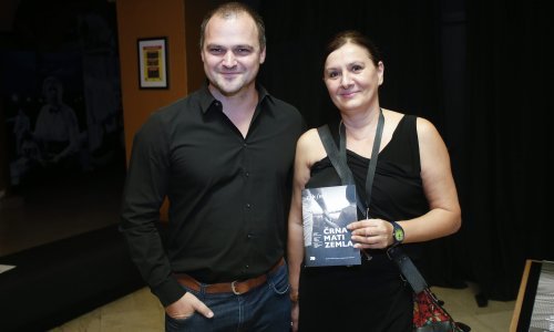 Kazališni hit 'Črna mati zemla' uz ovacije proslavio 50. izvedbu