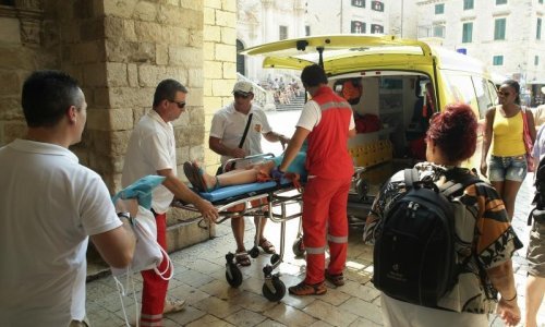 Putnik na letu Rim-Beograd doživio infarkt, spašen u Splitu