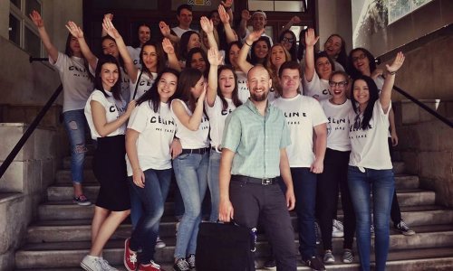 Splitski maturanti obilježili kraj škole - desnicom u zraku?!