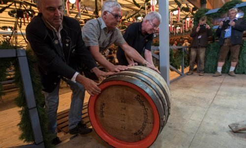 Nijemci godišnje u prosjeku popiju 131 litru alkohola ili bačvu punu pića