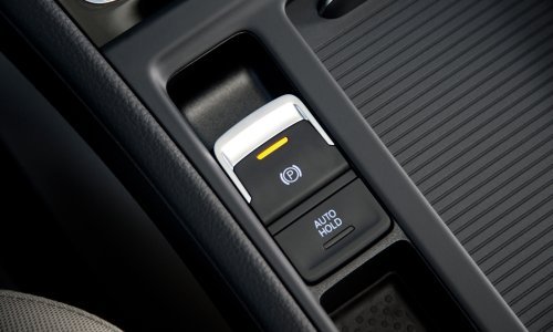 Što se dogodi ako aktivirate električnu parkirnu kočnicu pri 190 km/h?