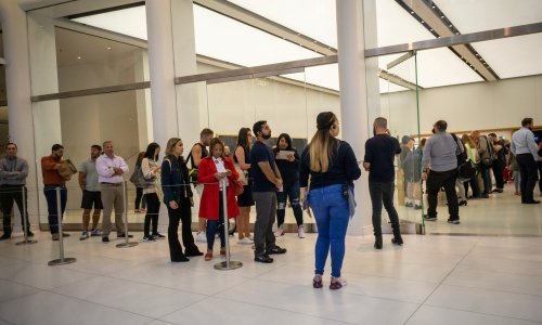 Pogledajte kako se čekalo na početak prodaje Apple iPhonea i što je tu imao za reći Huawei