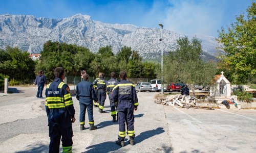 Bura rasplamsala požar kod Postupa, brzo stavljen pod nadzor