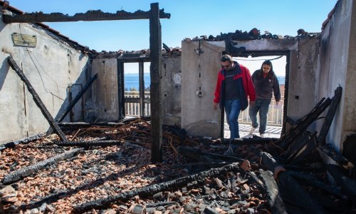 Zračne snage izviđaju požarišta kod Orebića i u Kuli Norinskoj