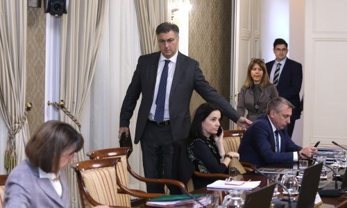 Plenković i ministri uoči Vlade preskočili SMS aferu, u Sabor poslali zakon o zviždačima