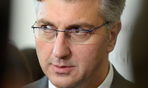 Plenković: Svima je u interesu da se afera SMS rasvijetli