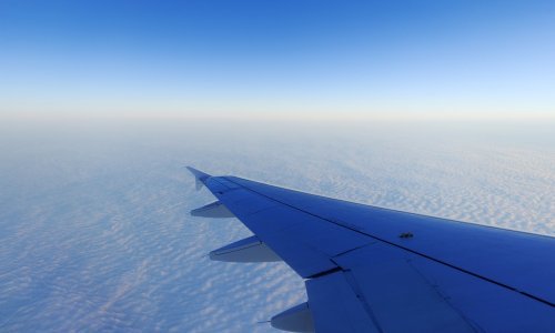 Muškarac umro na letu za Tokio nakon što je progutao 246 paketića kokaina