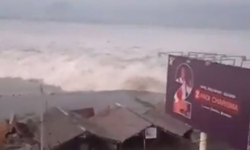 U Indoneziji počeo pokop žrtava potresa, 191.000 ljudi treba pomoć