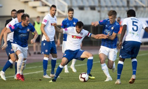 Sudar Hajduka i Dinama na Poljudu završio na najnepopularniji način; derbi obilježili nervoza i prekidi