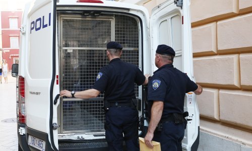 Akcija policije u Zadru; Privođenje više poznatih osoba zbog utaje poreza