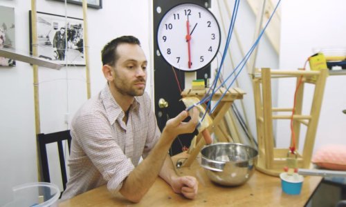 Kreativni umjetnik izrađuje urnebesno bizarne naprave