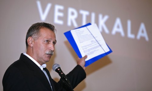 Vlada nudi povećanje osnovice plaće u javnim službama za dva posto