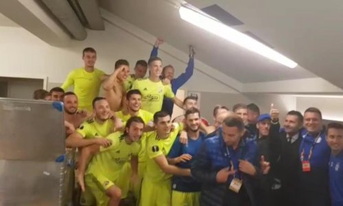 Vesela proslava u Dinamovoj svlačionici