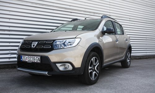 Dacia Sandero Stepway Black & White 0.9 TCe 90 - pristupačni šarmer