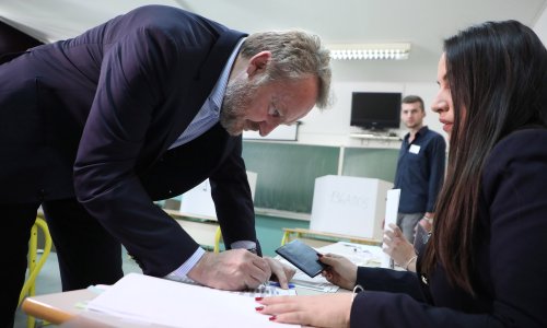 Izetbegović tvrdi da Plenkovićevo i Čovićevo lobiranje u EU neće dobiti potporu