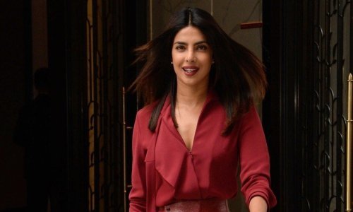 Jedna od najljepših žena na svijetu u najpoželjnijoj suknji ove sezone