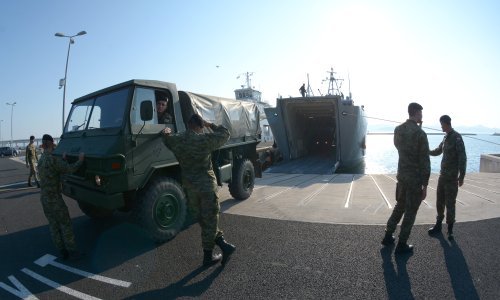 Pogledajte kako HV morem transportira snage iz Zadra u Pulu