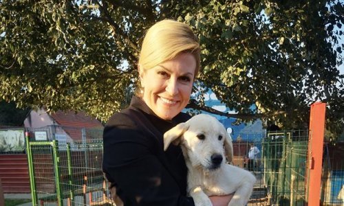 Predsjednica srdačno dočekala Kiku: Od danas je i službeno 'Prvi pas'