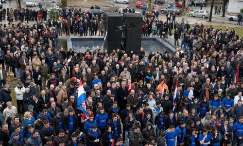 Na prosvjedu protiv Komšića u Mostaru oko 10.000 Hrvata