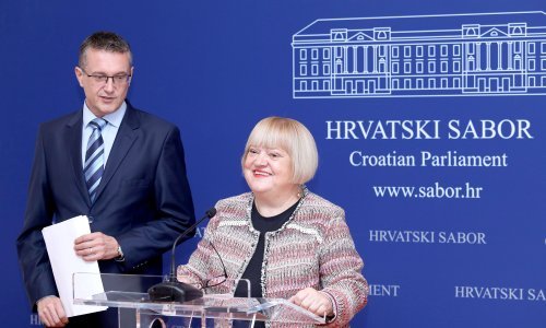 Mrak Taritaš: Crkva žestoko nasrće na obrazovni sustav, a premijer šuti