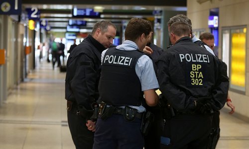 Njemačka policija u akciji protiv islamskih ekstremista u Kolenu i Duerenu