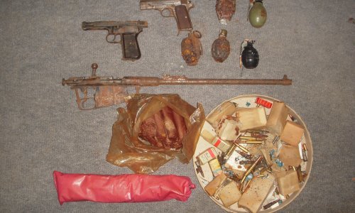 Kupio kuću, a osim nekretnine dobio je i zavidan arsenal oružja i eksploziva