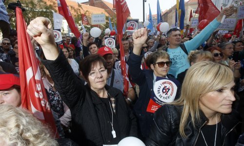 'Neće nam tko na grob imati otići jer će svi napustiti ovu zemlju. Ovo je zemlja zombija'
