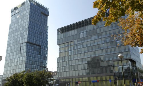 Hoto toranj i Eurotower primjeri su negativne gradnje nebodera