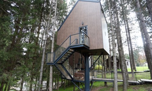 Sanjate o odmoru u superluksuznoj kući na drvetu kod Plitvica? Pogledajte ovo