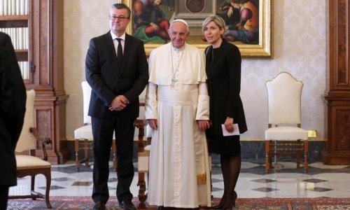 Sanja Orešković kao Angela Merkel: Bez vela pred Papu