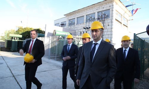 Plenkovića na Hvaru predstavnici HEP-a upoznali s investicijama od 6 milijardi kuna