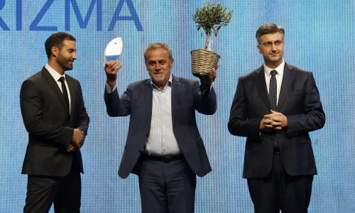 Zagreb turistička destinacija godine, Bandiću nagradu uručio Plenković